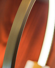 إضاءة طاولة بقاعدة رخامية - أبيض - Divano Elite