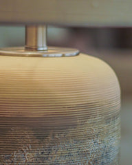 إضاءة طاولة - كريمي - Divano Elite