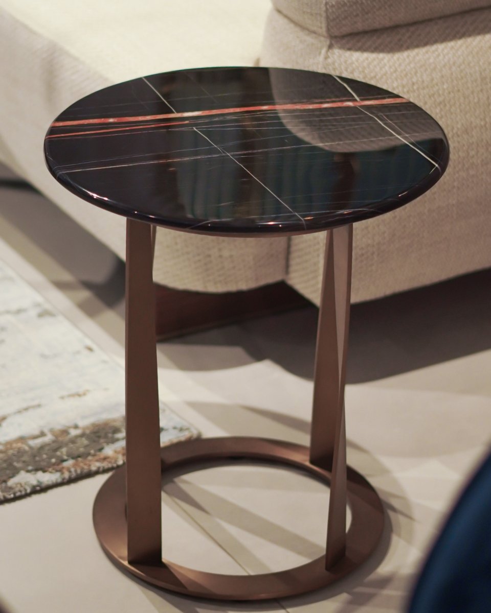 طاولة جانبية - أسود ونحاسي - Divano Elite